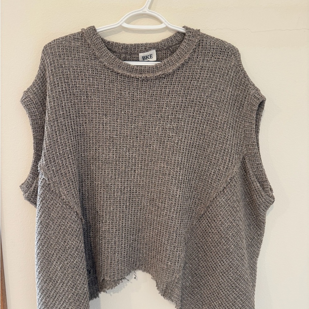 BKE Women's Textured Gray Sleeveless Sweater